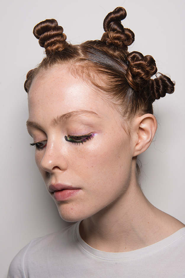 15 Craziest Hairstyles Crazy hair, Weird haircuts, Wacky hair