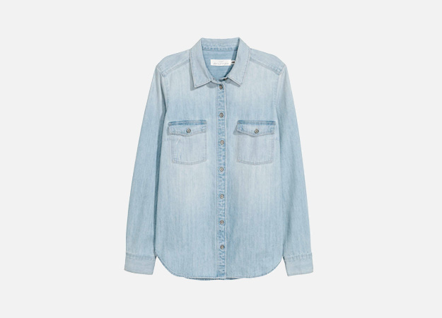 Джинсовая рубашка<p><a style=\"\" target=\"_blank\" href=\"http://www2.hm.com/ru_ru/productpage.0523990002.html\">H&amp;M</a></p>