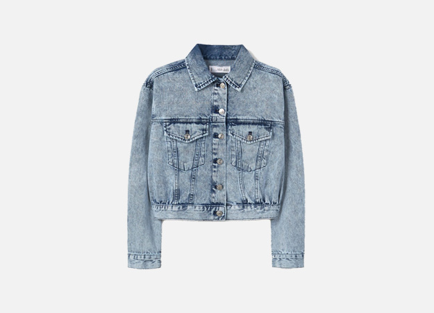 Джинсовая куртка<p><a style=\"\" target=\"_blank\" href=\"http://shop.mango.com/ru/%D0%B6%D0%B5%D0%BD%D1%81%D0%BA%D0%B0%D1%8F/%D0%BA%D1%83%D1%80%D1%82%D0%BA%D0%B8-%D0%B1%D0%B0%D0%B8%D0%BA%D0%B5%D1%80%D1%81%D0%BA%D0%B8%D0%B5-%D0%BA%D1%83%D1%80%D1%82%D0%BA%D0%B8/%D0%BA%D1%83%D1%80%D1%82%D0%BA%D0%B0-%D0%B8%D0%B7-%D0%B2%D1%8B%D0%B1%D0%B5%D0%BB%D0%B5%D0%BD%D0%BD%D0%BE%D0%B3%D0%BE-%D0%B4%D0%B5%D0%BD%D0%B8%D0%BC%D0%B0_13083039.html?c=BL&amp;n=1&amp;s=search\">Mango</a></p>
