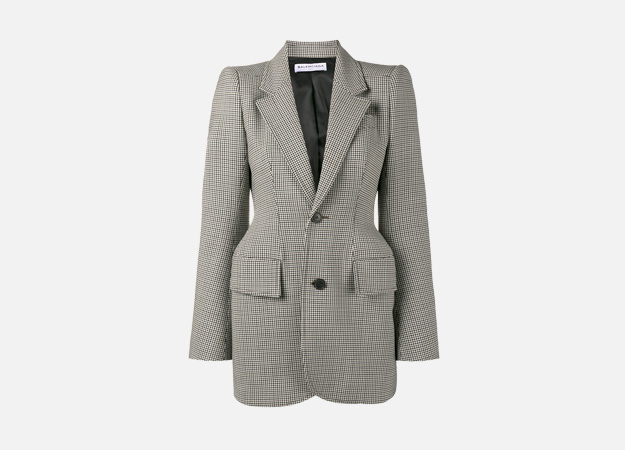 Жакет, Balenciaga<p><a style=\"\" target=\"_blank\" href=\"https://www.farfetch.com/ru/shopping/women/balenciaga---item-12095021.aspx?storeid=9359&amp;from=search\">Farfetch</a></p>
