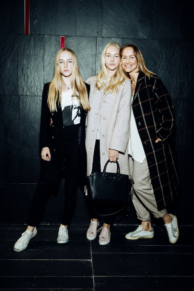 Светлана Родина с дочерьми