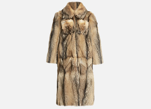 Шуба, J.W. Anderson<p><a style=\"\" target=\"_blank\" href=\"https://www.matchesfashion.com/intl/products/1170426?qxjkl=tsid:30065%7Ccgn:Hy3bqNL2jtQ&amp;c3ch=LinkShare&amp;c3nid=Hy3bqNL2jtQ&amp;utm_source=linkshare&amp;utm_medium=affiliation&amp;utm_campaign=uk&amp;utm_content=Hy3bqNL2jtQ\">Matchesfashion.com</a></p>