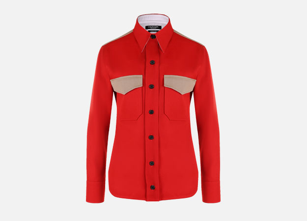 Рубашка, Calvin Klein 205W39NYC<p><a style=\"\" target=\"_blank\" href=\"https://www.tsum.ru/catalog/bluzy-2497/pritalennaya_bluza_s_dekorirovannym_nakladnymi_karmanami-5211526-color-krasnyy.html\">ЦУМ</a></p>