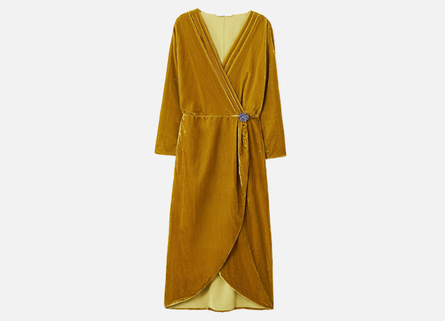 Платье<p><a style=\"\" target=\"_blank\" href=\"https://shop.mango.com/ru/%D0%B6%D0%B5%D0%BD%D1%81%D0%BA%D0%B0%D1%8F/%D0%BF%D0%BB%D0%B0%D1%82%D1%8C%D1%8F-%D0%B4%D0%BB%D0%B8%D0%BD%D0%BD%D1%8B%D0%B5/%D0%B1%D0%B0%D1%80%D1%85%D0%B0%D1%82%D0%BD%D0%BE%D0%B5-%D0%BF%D0%BB%D0%B0%D1%82%D1%8C%D0%B5-%D1%81-%D0%B7%D0%B0%D0%BFa%D1%85%D0%BE%D0%BC_11079059.html?c=15&amp;n=1&amp;s=search\">Mango</a></p>