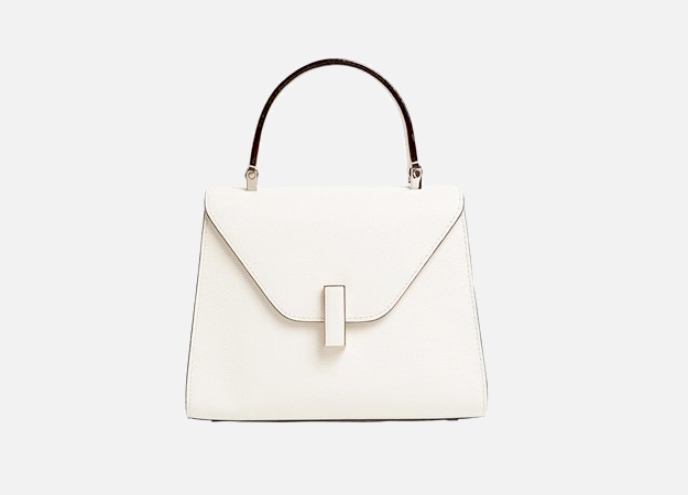 Сумка, Valextra<p><a style=\"\" target=\"_blank\" href=\"https://www.luisaviaroma.com/en-gb/p/valextra/women/66I-IUG001?ColorId=MDI4MDAwV19PQw2&amp;lvrid=_p_d202_gw&amp;AID=10704349&amp;PID=2687457&amp;SID=a7407d68c9ce41a1ada6458b9518a461&amp;utm_source=CommissionJunction&amp;utm_medium=affiliation&amp;utm_content=2687457\">Luisaviaroma.com</a></p>