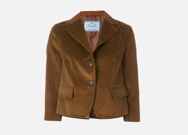 Пиджак, Prada<p><a style=\"\" target=\"_blank\" href=\"https://www.farfetch.com/ru/shopping/women/prada---item-12296299.aspx?storeid=9800&amp;from=search\">farfetch.com</a></p>