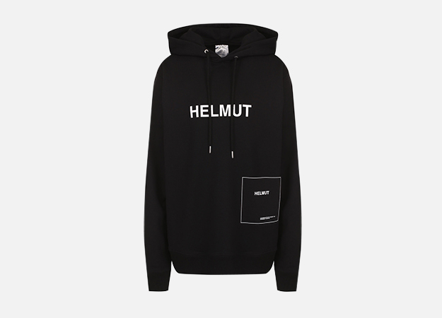 Толстовка, Helmut Lang<p><a style=\"\" target=\"_blank\" href=\"https://www.tsum.ru/catalog/svitery-2525/khlopkovaya_tolstovka_s_logotipom_brenda-5271517-color-cherno_belyy.html\">ЦУМ</a></p>