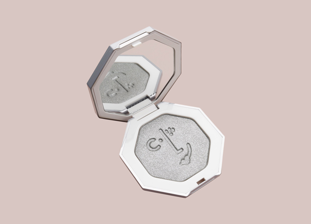 Killawatt Freestyle Highlighter от Fenty Beauty, 2 330 руб.