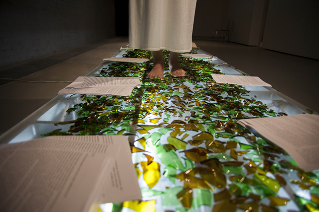 Лиза Морозова. Перформанс \"Исподнее\",  2012