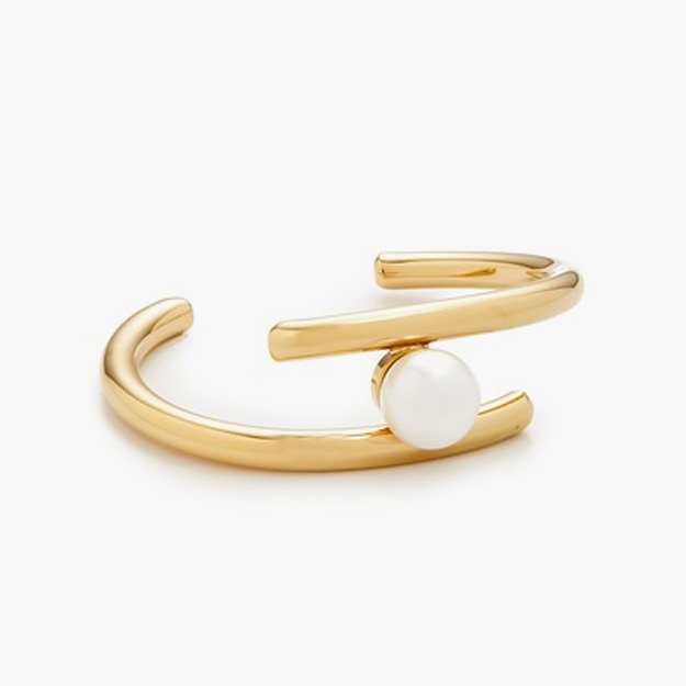 Золотой браслет Amber Sceats, shopbop.com, 9 358 руб. (13 399 руб.)