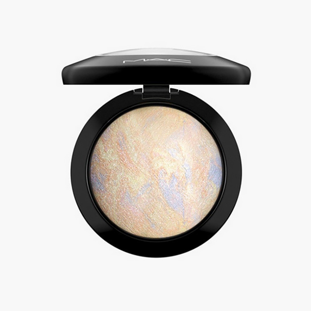 Mineralize Skinfinish от M.A.C, 2450 руб.