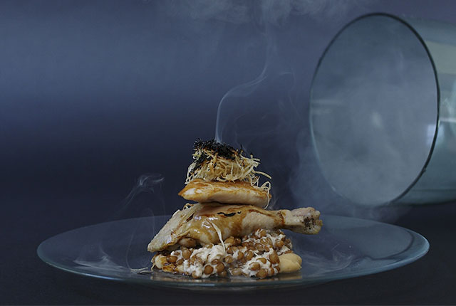 Цыпленок в сене