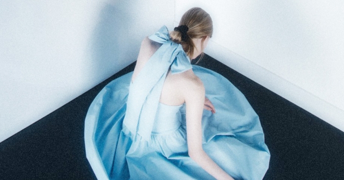 Где искать платья на выпускной? Конечно, у локальных брендов