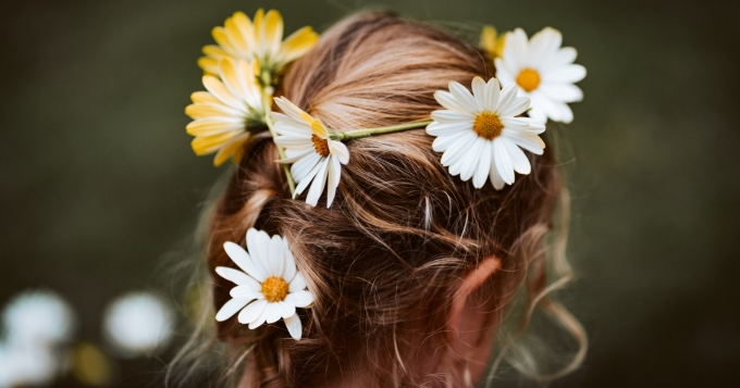 Быстро пачкается голова: в чем причина и что делать? Спросили специалиста