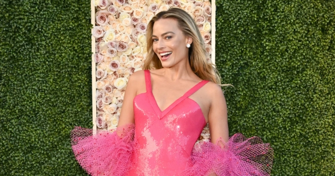 Марго Робби в Armani Prive и Тимоти Шаламе в Celine: красная дорожка «Золотого глобуса – 2024»