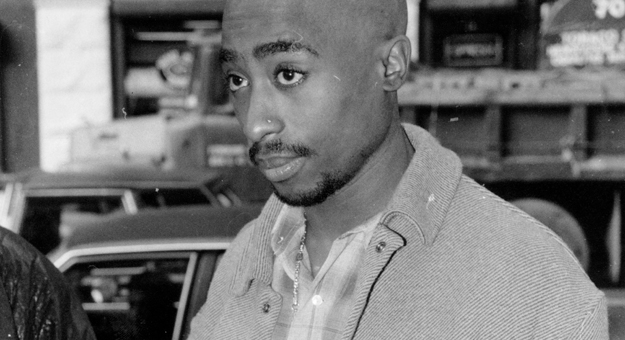 Режиссер «12 лет рабства» снимет фильм о Тупаке Шакуре
