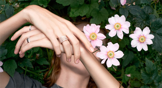 Repossi выпустил кольца в форме скал Нормандии