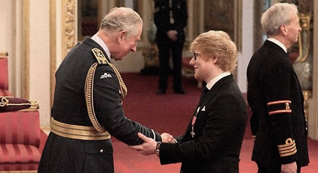 Принц Чарльз наградил Эда Ширана орденом Британской империи