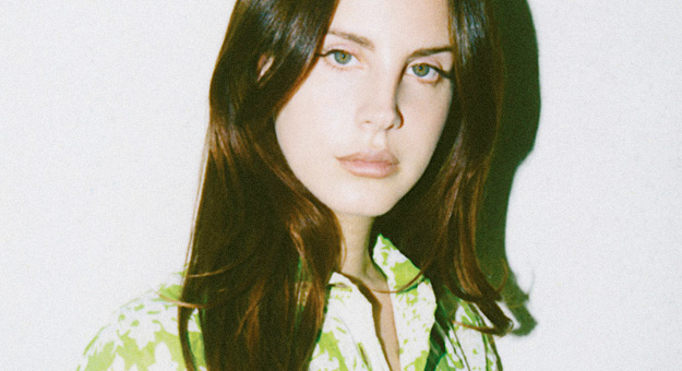 Лана Дель Рей дала интервью Ким Кардашьян, Алессандро Микеле и Кортни Лав