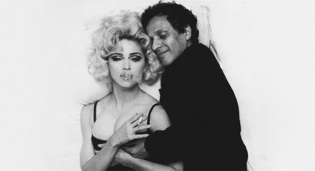 Из чего состоит выставка архивов Аззедина Алайи «Je suis couturier»