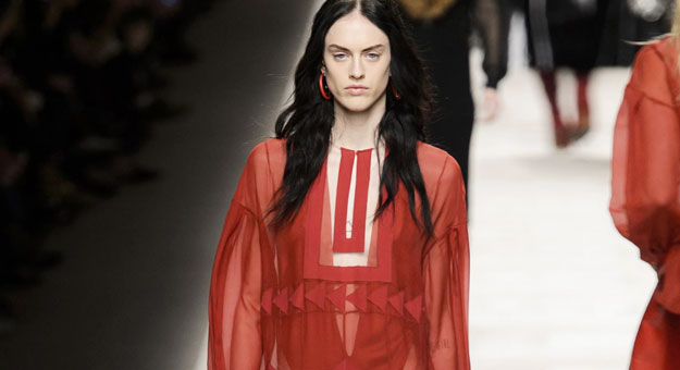 Тенденции-2018: струящиеся платья свободного кроя