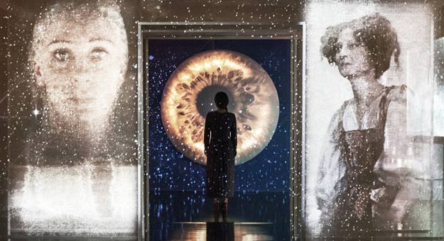 Арт-коллектив из Рима создал сюрреалистическую инсталляцию для Каннского фестиваля
