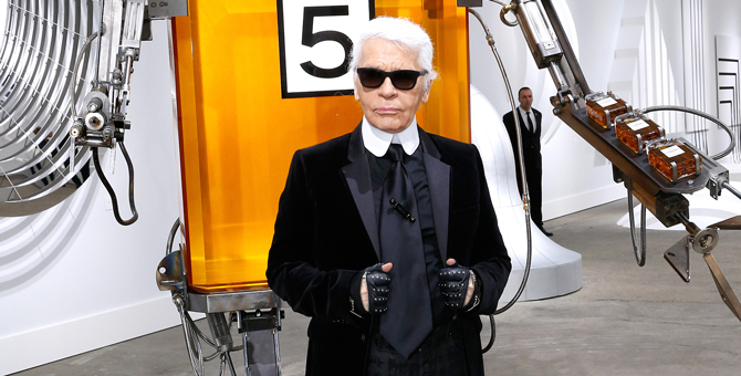 «Работа — это единственное, по отношению к чему он употреблял слово \"любовь\"». Чем нам запомнится Карл Лагерфельд