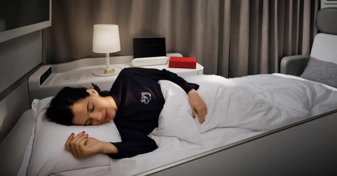 Авиакомпания Air France и Jacquemus выпустили коллекцию пижам