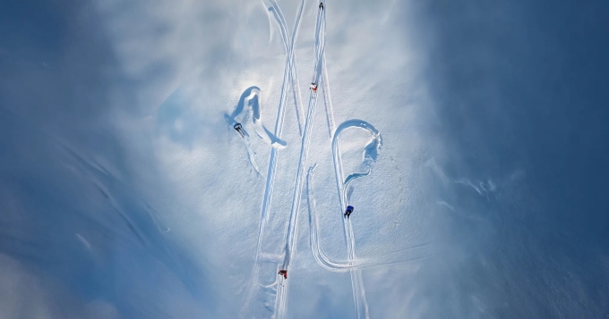 Moncler и Leica объявили о сотрудничестве в преддверии шоу бренда