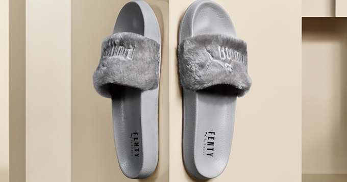 Рианна выпустила новые плюшевые слайдеры