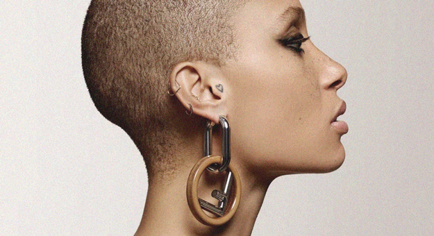 Джиджи Хадид и Адвоа Абоа снялись в осенне-зимней кампании Fendi