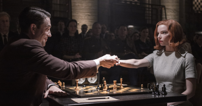 Костюмы в сериале «Ход королевы». Как красиво побеждать в шахматных турнирах