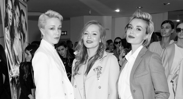 Юлия Пересильд и Полина Гагарина прошлись по подиуму на открытии магазина Max Mara