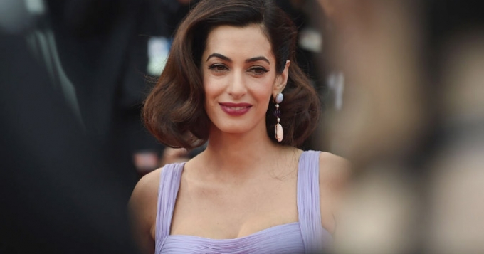 Героиней новой обложки американского Vogue стала Амаль Клуни