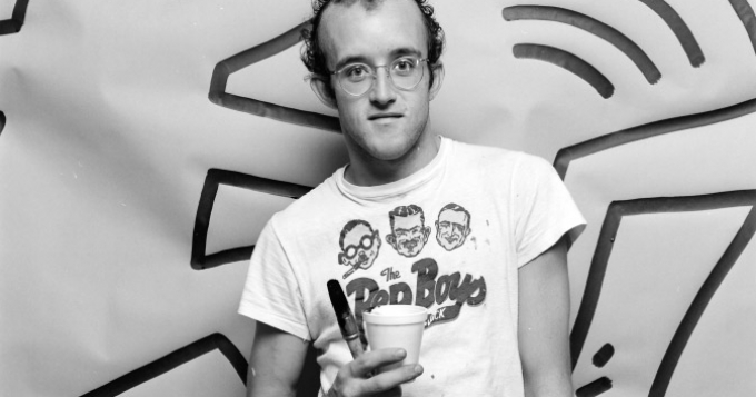 Пластины из инсталляции Кита Харинга вернулись на улицы Нью-Йорка