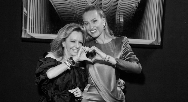 Каролина Шойфеле на благотворительном ужине amfAR в Париже