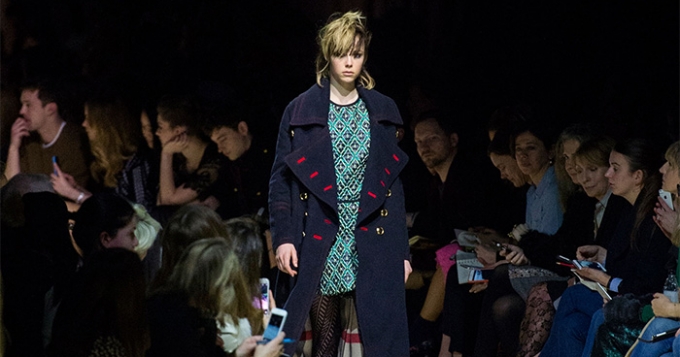 Обзор Buro 24/7: Burberry, осень-зима 2016