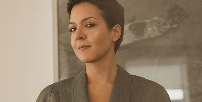 Поле гвоздик, мужчины в юбках и картошка из «Макдоналдса»: Ксения Чилингарова — о Неделе мужской моды в Париже