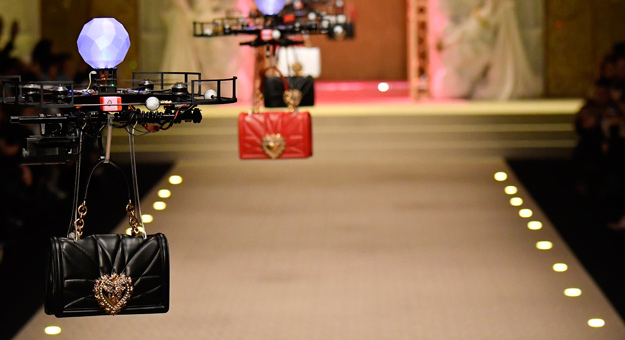 Сумку Devotion от Dolce & Gabbana уже можно купить в Москве