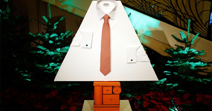 Парад елок на Елисейских Полях: от Chanel, Jean Paul Gaultier, Emanuel Ungaro и других