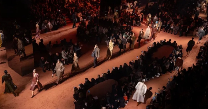 Fendi проведет следующий совмещенный показ в сентябре