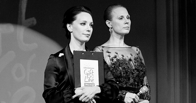 Гости и организаторы благотворительного бала Gift of Life в Лондоне