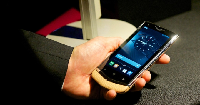 Компания Vertu выходит на российский рынок напрямую