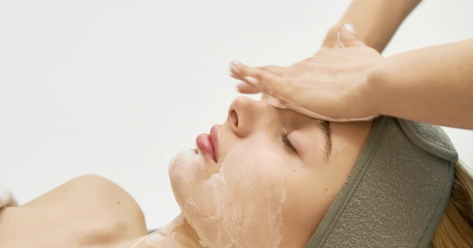 Аромапарение, двухдневный детокс и другие новости салонов и клиник