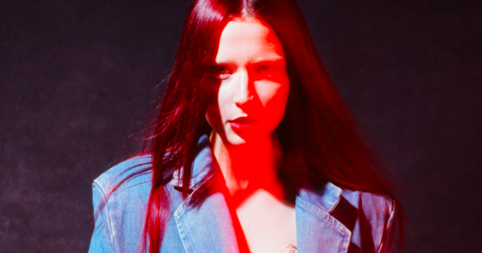 Эрика Лундмоен — о новом альбоме, духовных практиках и поиске уникального звучания