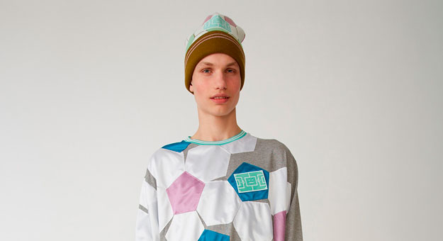 Acne Studios выпустил коллекцию по мотивам винтажной футбольной формы