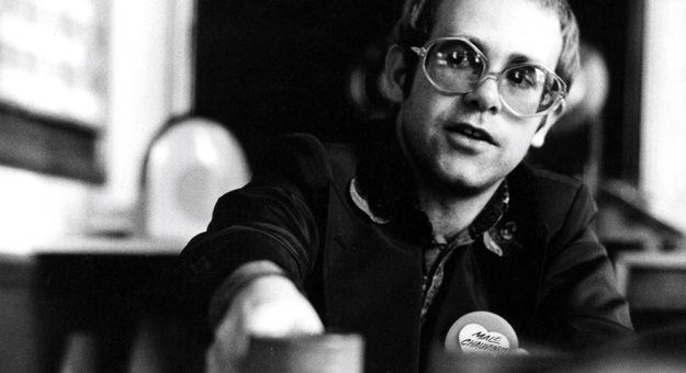 Оригиналы текстов песен Элтона Джона будут выставлены на аукционе