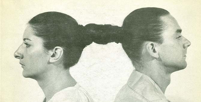 От Марины Абрамович до Pussy Riot: история перформансов XXI века теперь собрана в одной книге