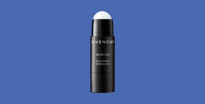 Матирующий стик для лица от Givenchy — выбор Buro.
