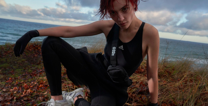 adidas выпустил кроссовки и сумки с журналом 032c